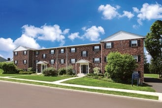 Building Photo - Heritage House