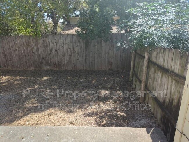 Building Photo - 6604 Scrub Oak Ln