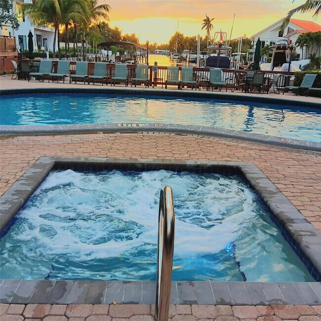 Building Photo - 1421 S Ocean Blvd