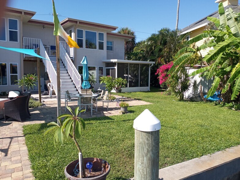 Yard from dock - 35 44th Avenue