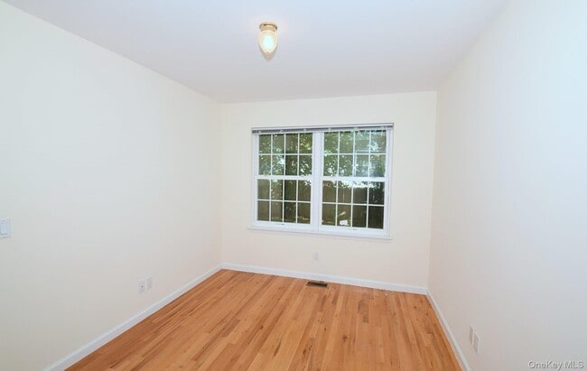 Building Photo - 74 Firwood Rd