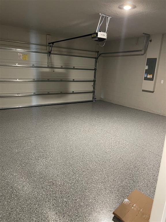 Building Photo - 5295 Meredrew Ln