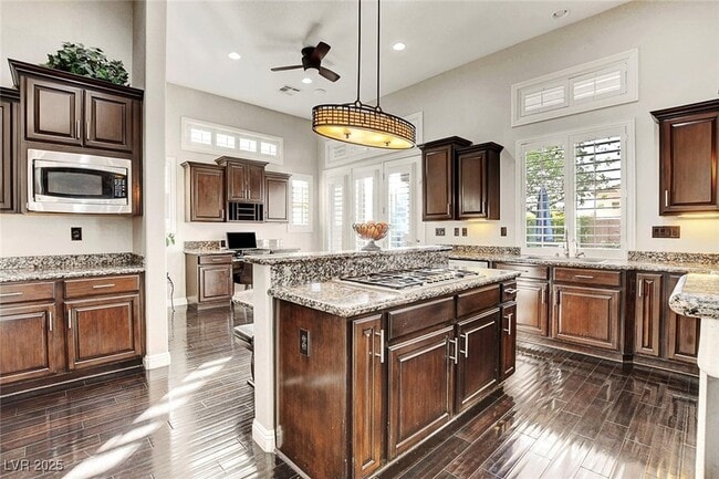 Building Photo - 1704 Choice Hills Dr