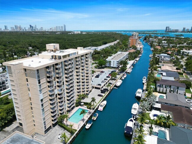 Building Photo - 2350 NE 135th St