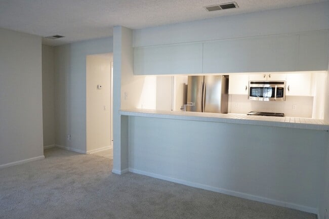 Building Photo - 353 E Via Escuela