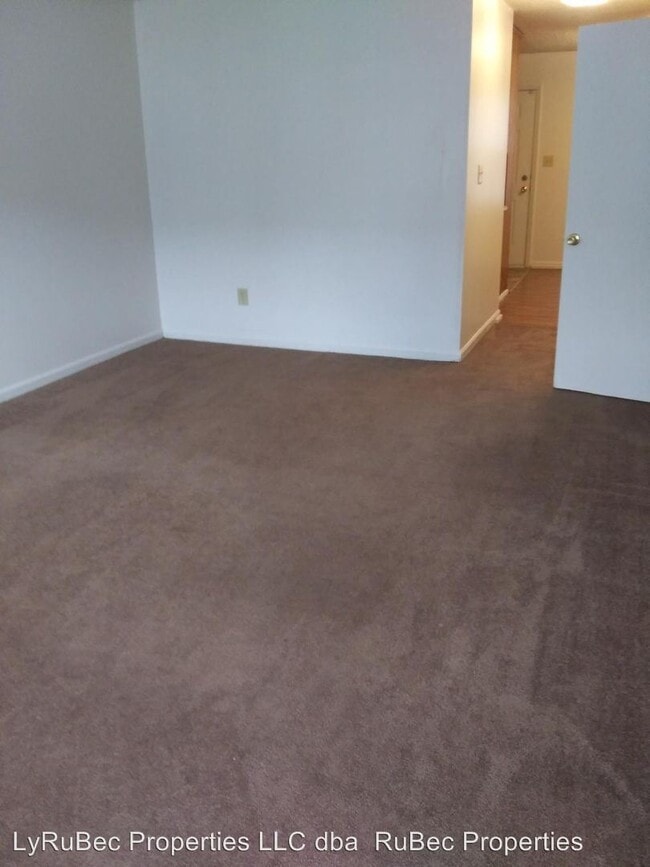 Building Photo - 915-915 Nottingham Dr