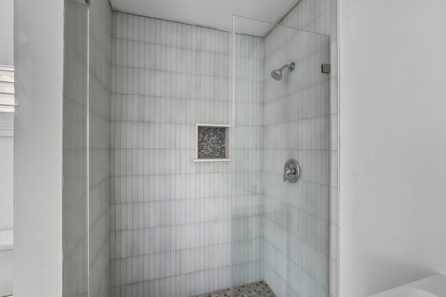 Building Photo - 13050 Terra Bella St