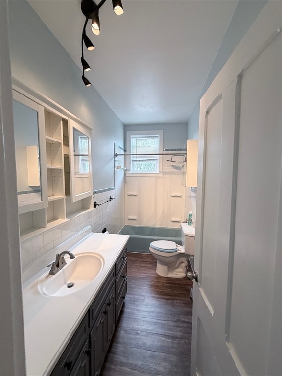 Building Photo - 82 School St