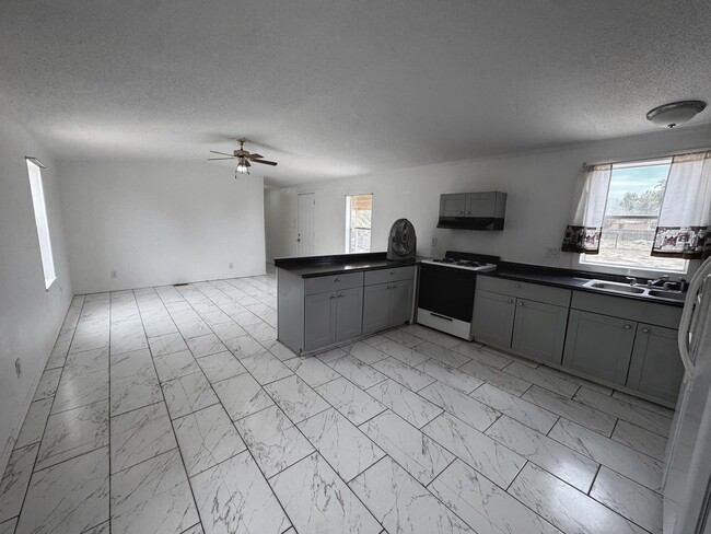 Building Photo - 2 Alta Vista Way Rd