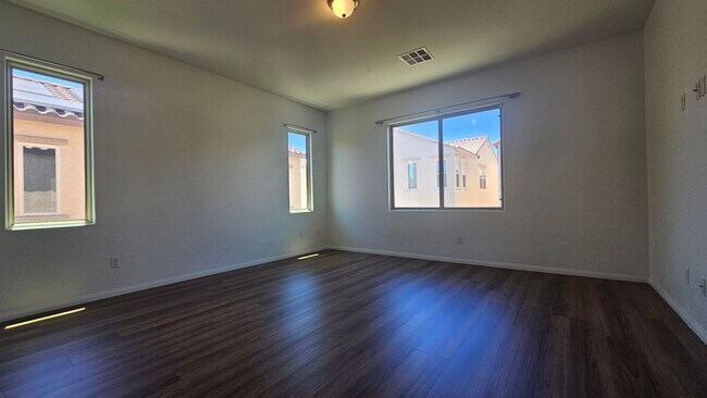 Building Photo - Spacious 4 Bedroom Home with Open Layout & Stunning Backyard
