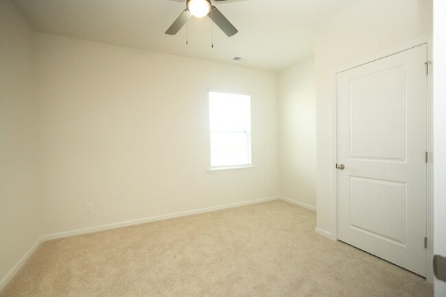 Building Photo - BRAND NEW HOME FOR RENT!