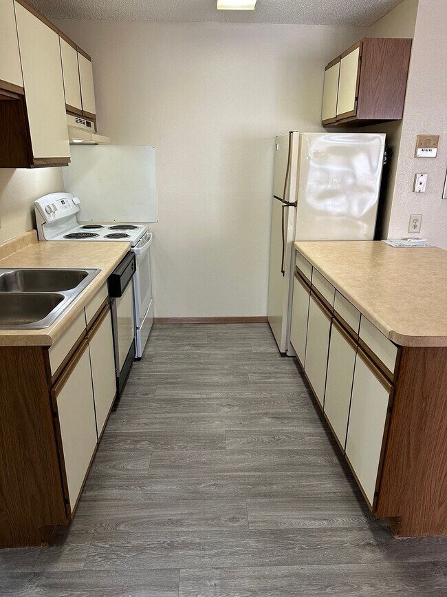 Building Photo - Two Bedroom