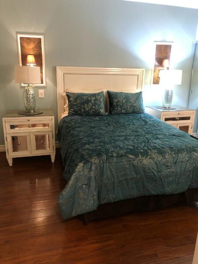 Building Photo - Meridian - Luxury 1Bdr/Bath Fully Furnished (Utilities Included)