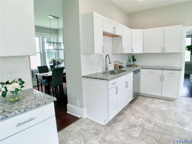 Building Photo - Beautifully renovated 2-story home with ensuite near Brookland Park Blvd
