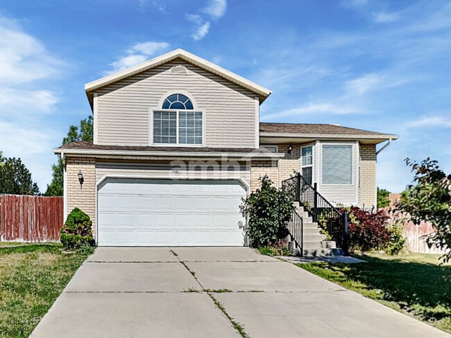 Building Photo - 6334 S Clover Creek Ln