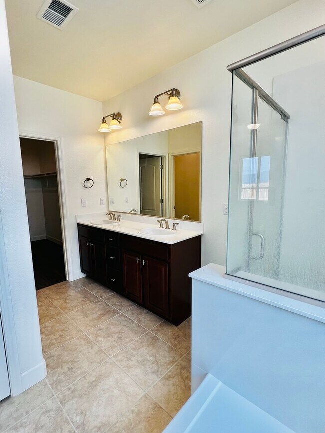 Building Photo - 1114 Lahontan Dr