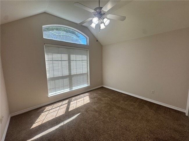 Building Photo - 205 Rugen Ln