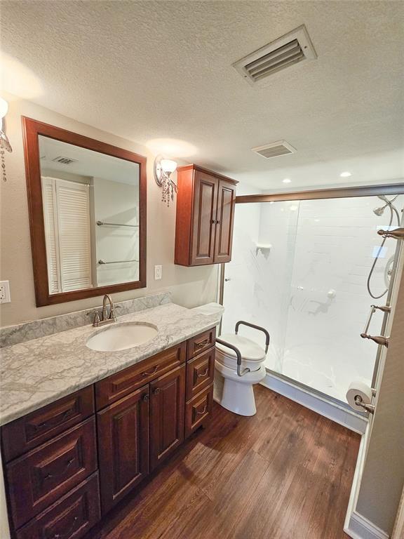 Building Photo - 6020 Shore Blvd S