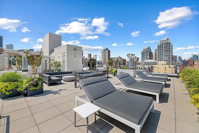 Building Photo - 99 Gold Street