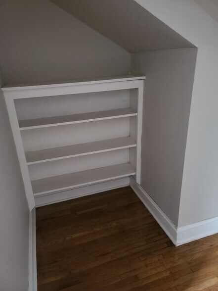 Building Photo - 111 Haldy Ave