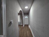 Building Photo - 968 E Woodlawn St