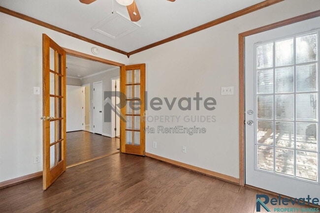 Building Photo - 2630 Beaver Falls Rd
