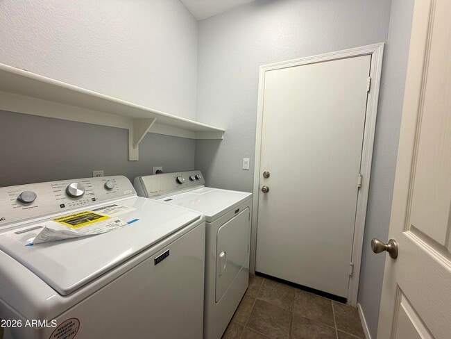 Building Photo - 9340 S Margo Dr