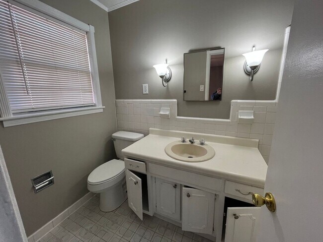 Building Photo - Renovated 4 Bedroom 2 Bath Home with Carport and Double Garage!!