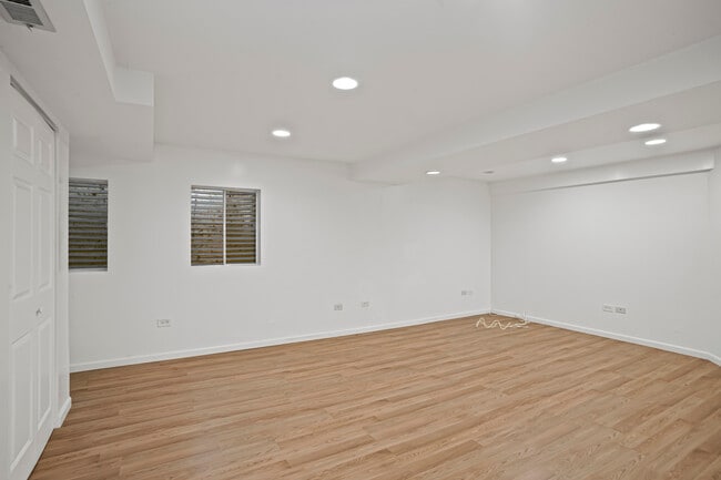 Building Photo - 807 Fairmont Ct
