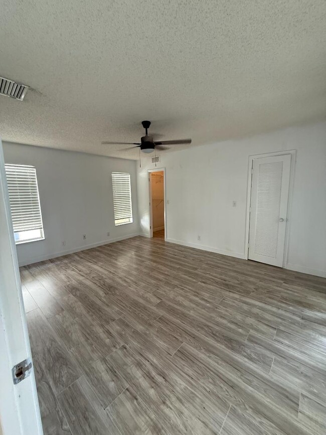 Building Photo - 2731 NW 123rd Ave