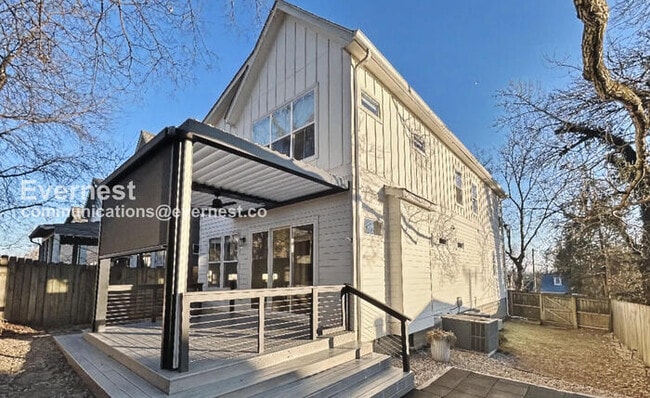 Building Photo - 113 Creighton Ave