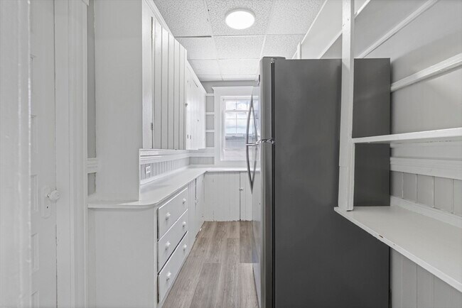 Building Photo - 423 Park Ave