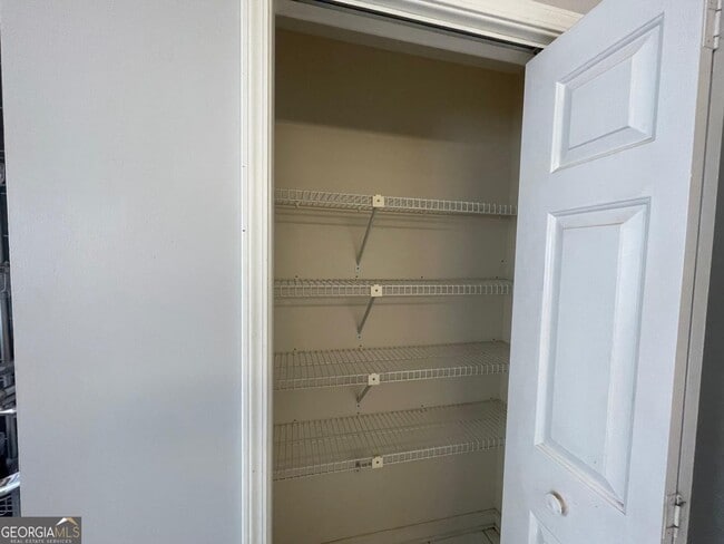 Building Photo - 156 Plantation Trce