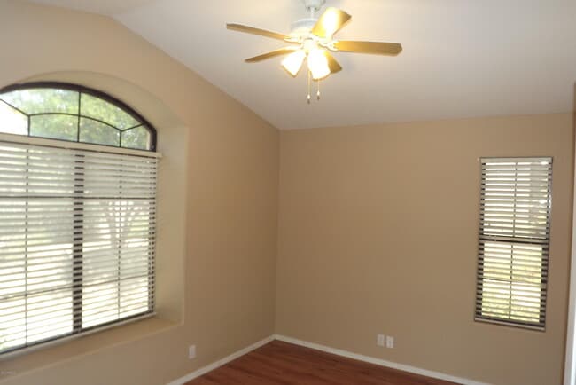 Building Photo - 13826 N Cambria Dr
