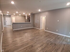 Building Photo - 6887 Nottingham Ln