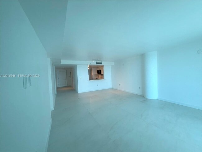 Building Photo - 2101 Brickell Ave