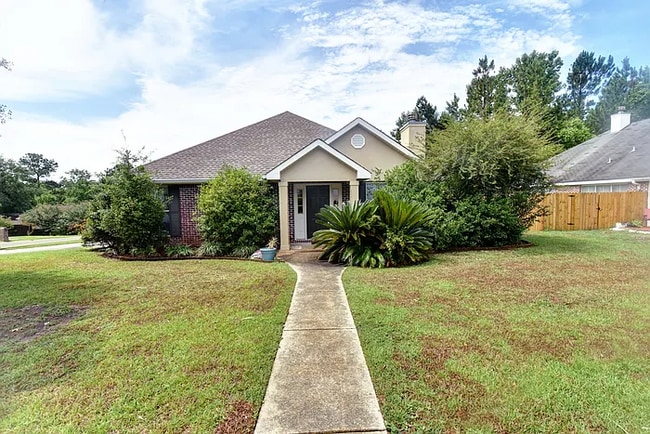 Building Photo - 15065 Warren Dr