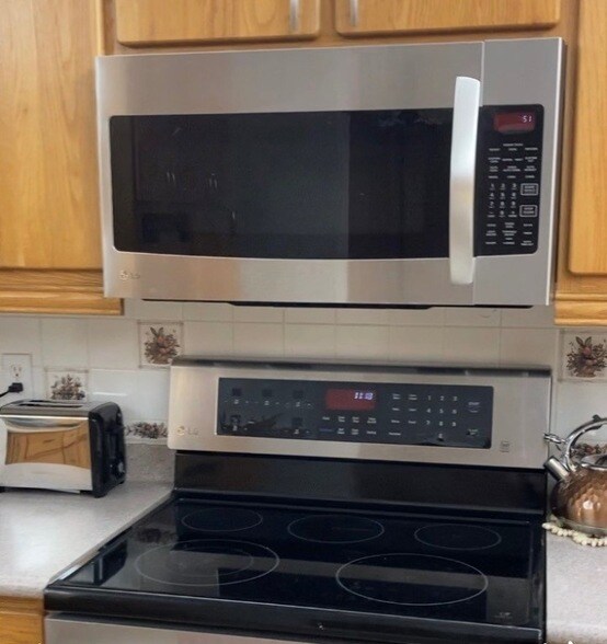 Building Photo - 1565 Glentry Ln