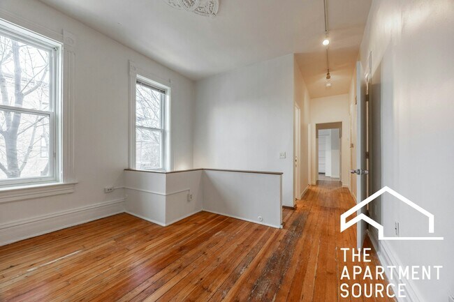 Building Photo - 2059 N Clifton Ave