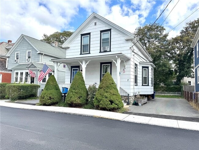 Primary Photo - 7 Congdon Ave