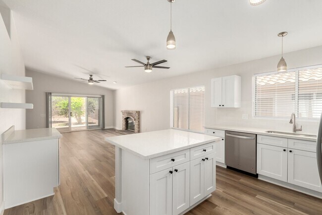 Building Photo - Beautifully Updated 3-Bedroom Home in Prem...