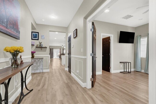 Building Photo - 1405 Fantastic Ct
