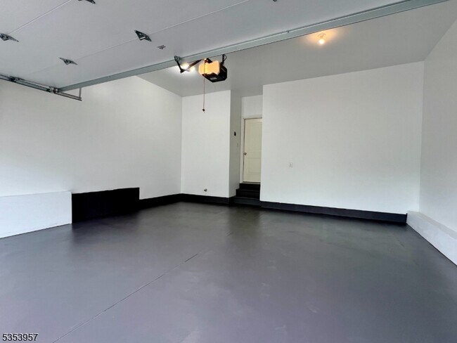 Building Photo - 118 Tarrington Rd