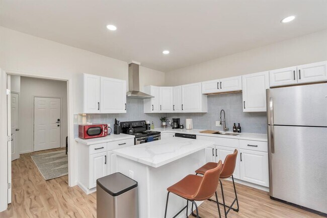 Building Photo - 1812 Wheeler Ave
