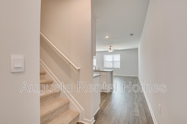 Building Photo - 5419 Thrasher Ln