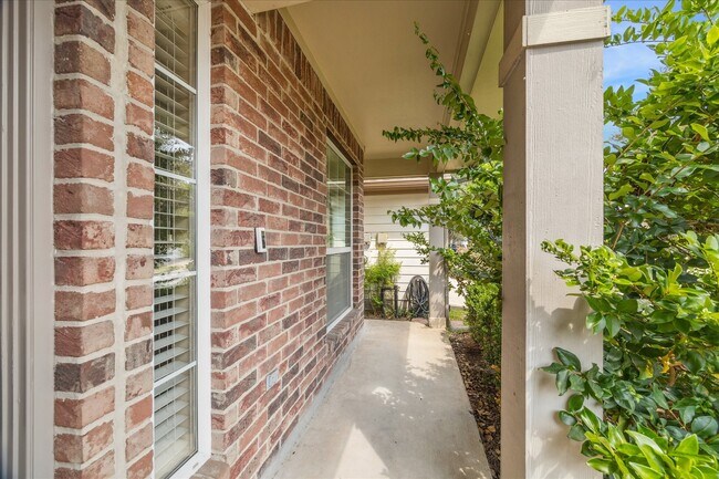 Building Photo - 2411 Lacyberry St
