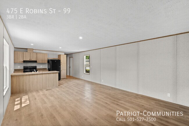 Building Photo - 475 E Robins St