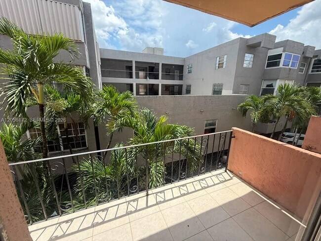 Building Photo - 1055 W 77th St
