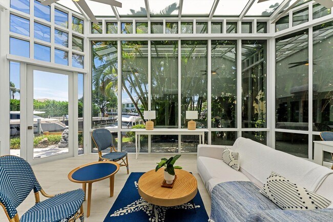 Building Photo - 1013 Bel Air Dr