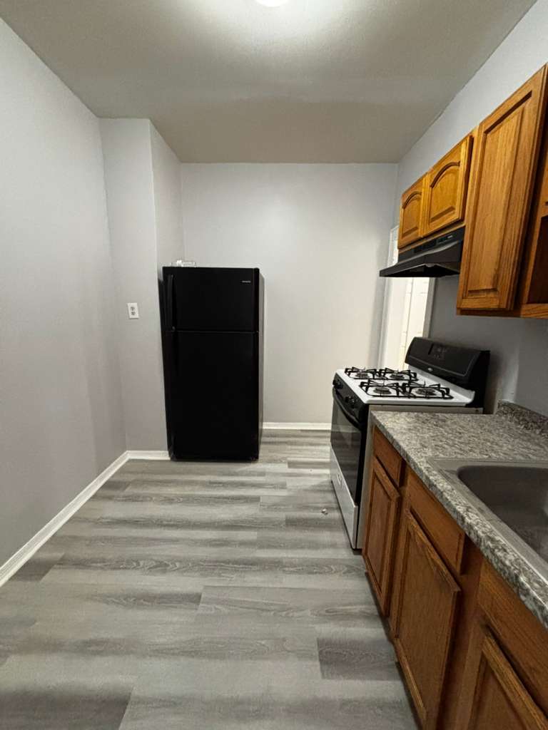 Building Photo - 243 Lexington Ave